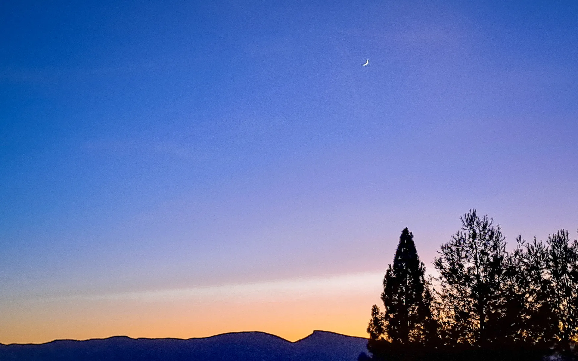 Atmospheric twilight horizon gradient from orange to blue with evening star | Natural World | Alicante province | MarkOWiHu Photographer Fotógrafo • markowihu.es